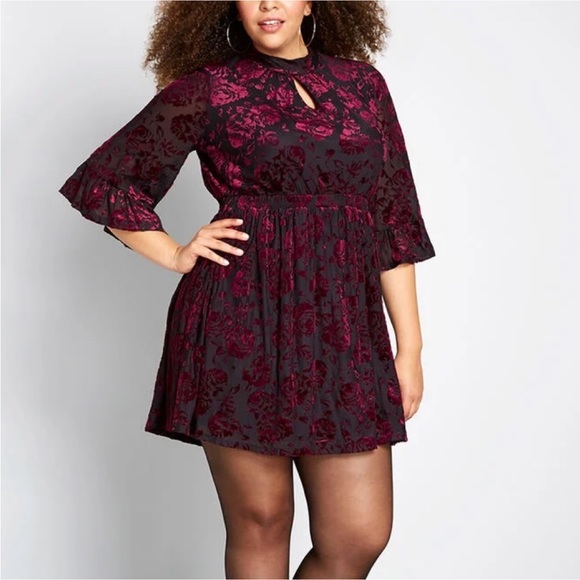 29. ModCloth Mocked Neck Velvet Floral Mini Dress Size L - Picture 2 of 8